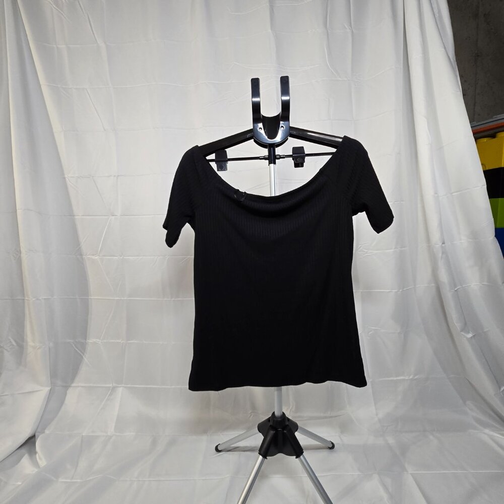 Torrid Ribbed Off-shoulder Henley Tee (1) - Picture 6 of 6